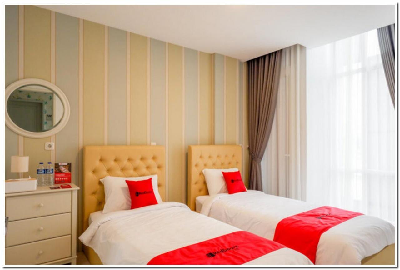 Reddoorz Plus @ Madukoro Raya Σεμαράνγκ Εξωτερικό φωτογραφία