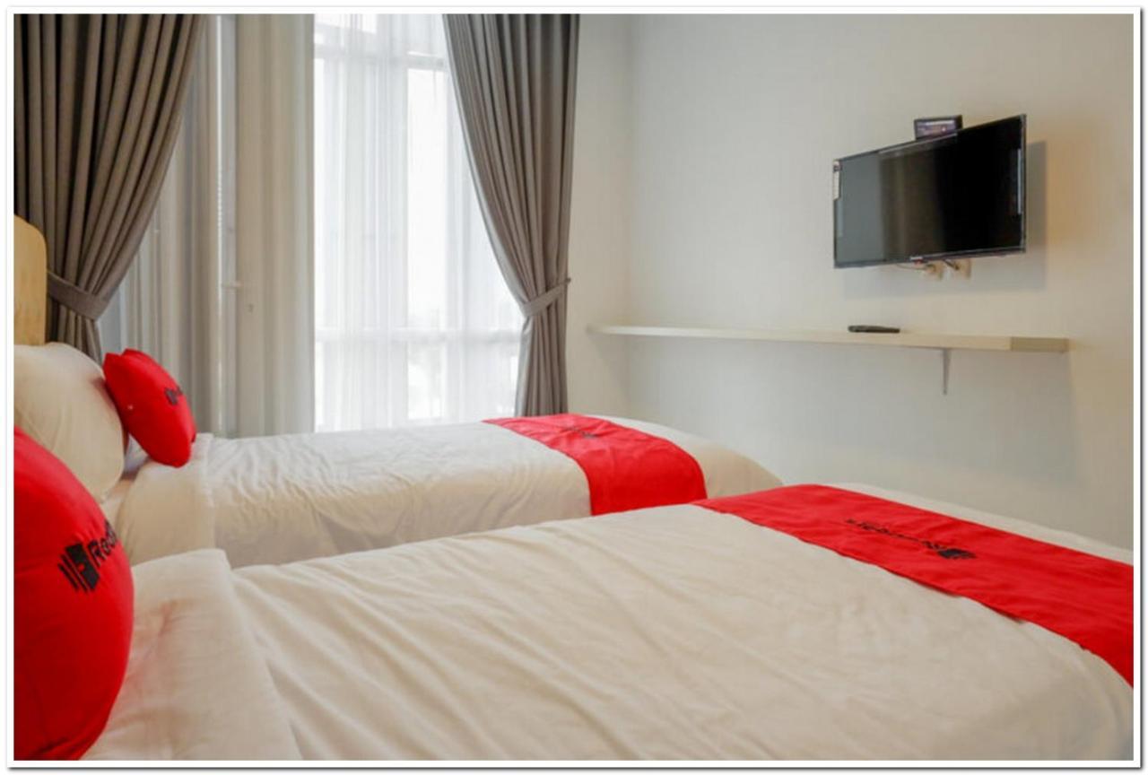 Reddoorz Plus @ Madukoro Raya Σεμαράνγκ Εξωτερικό φωτογραφία