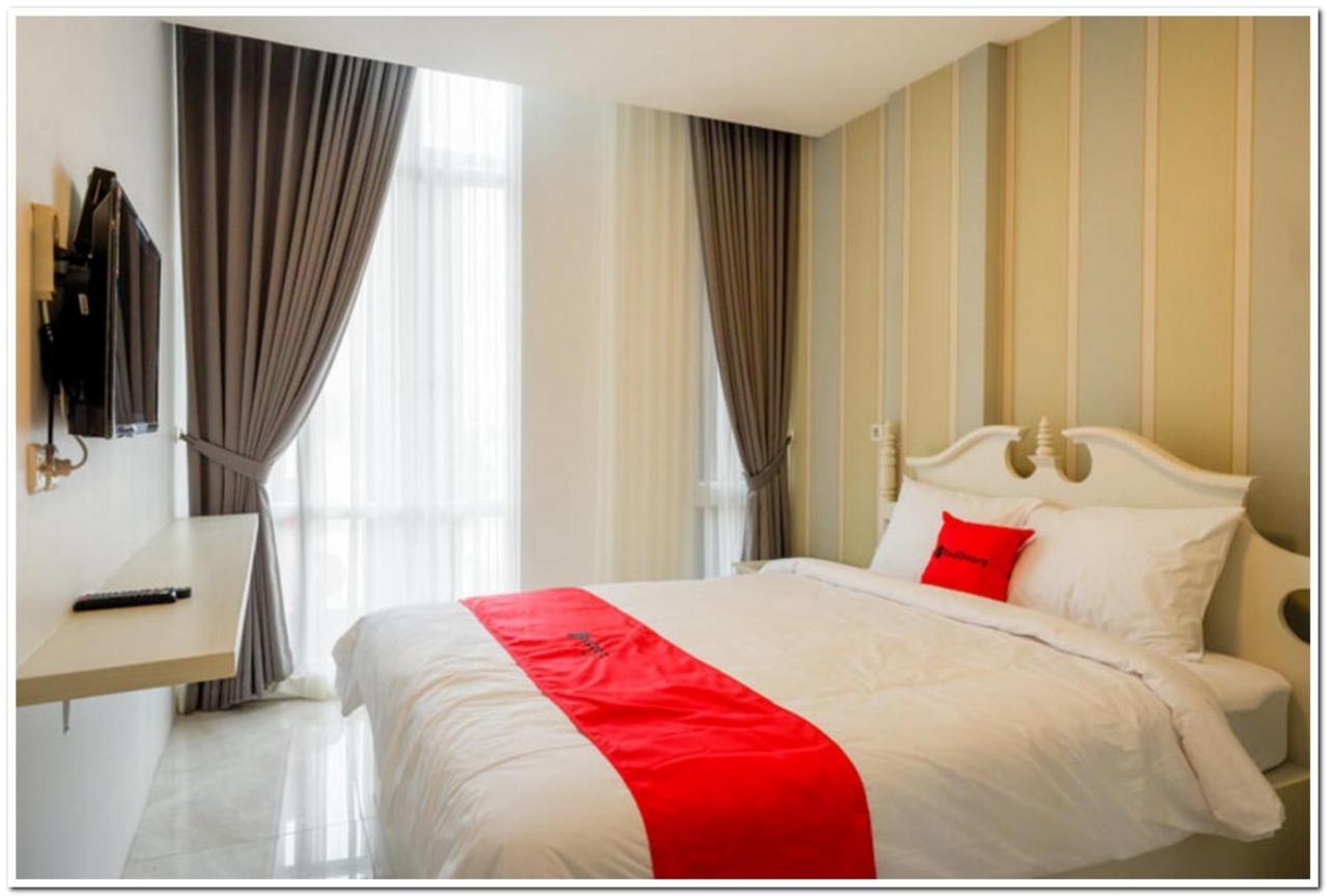 Reddoorz Plus @ Madukoro Raya Σεμαράνγκ Εξωτερικό φωτογραφία
