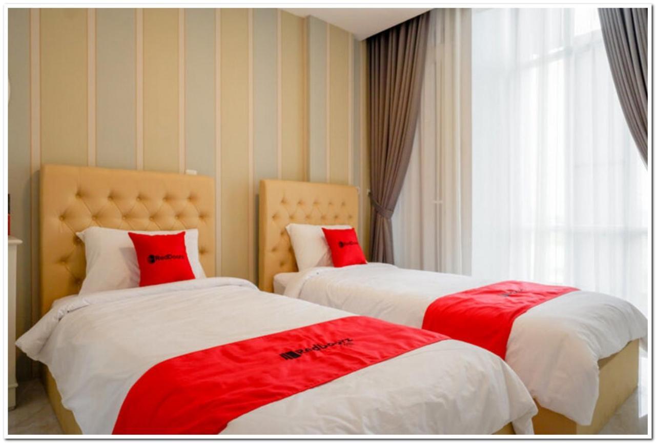 Reddoorz Plus @ Madukoro Raya Σεμαράνγκ Εξωτερικό φωτογραφία