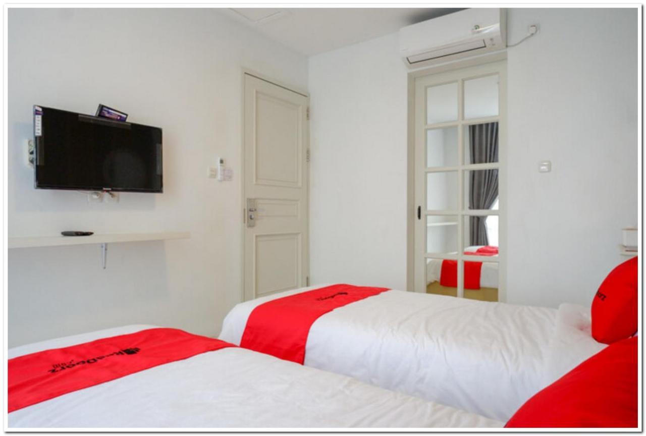 Reddoorz Plus @ Madukoro Raya Σεμαράνγκ Εξωτερικό φωτογραφία