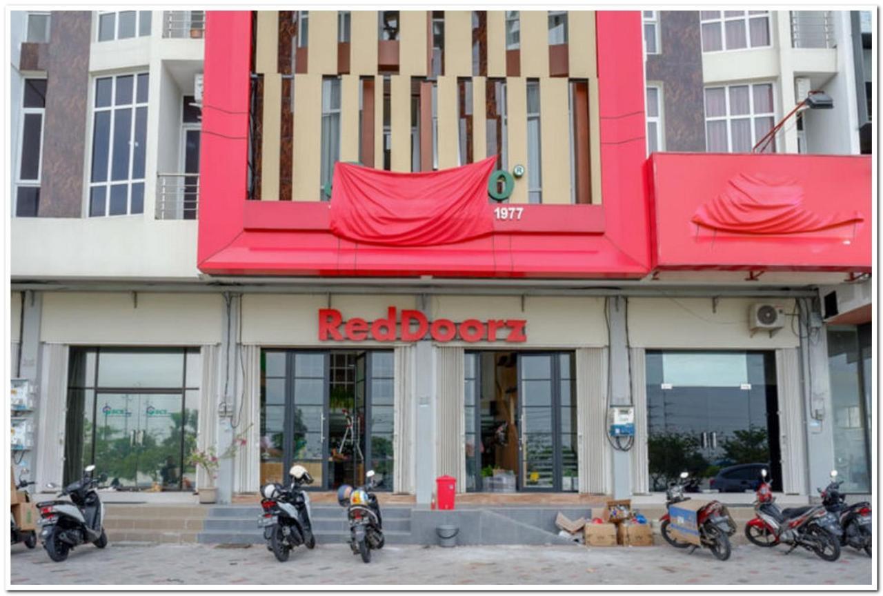 Reddoorz Plus @ Madukoro Raya Σεμαράνγκ Εξωτερικό φωτογραφία