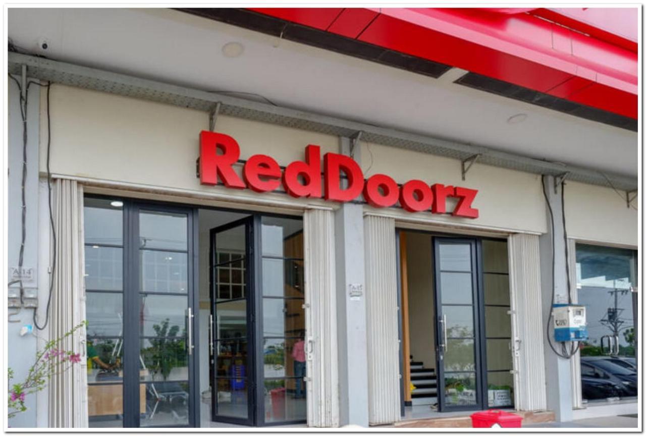 Reddoorz Plus @ Madukoro Raya Σεμαράνγκ Εξωτερικό φωτογραφία