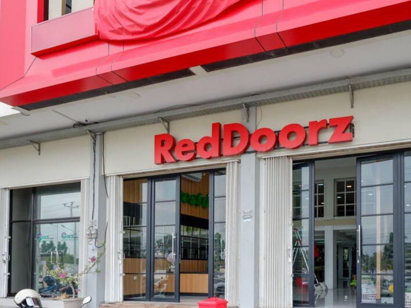 Reddoorz Plus @ Madukoro Raya Σεμαράνγκ Εξωτερικό φωτογραφία